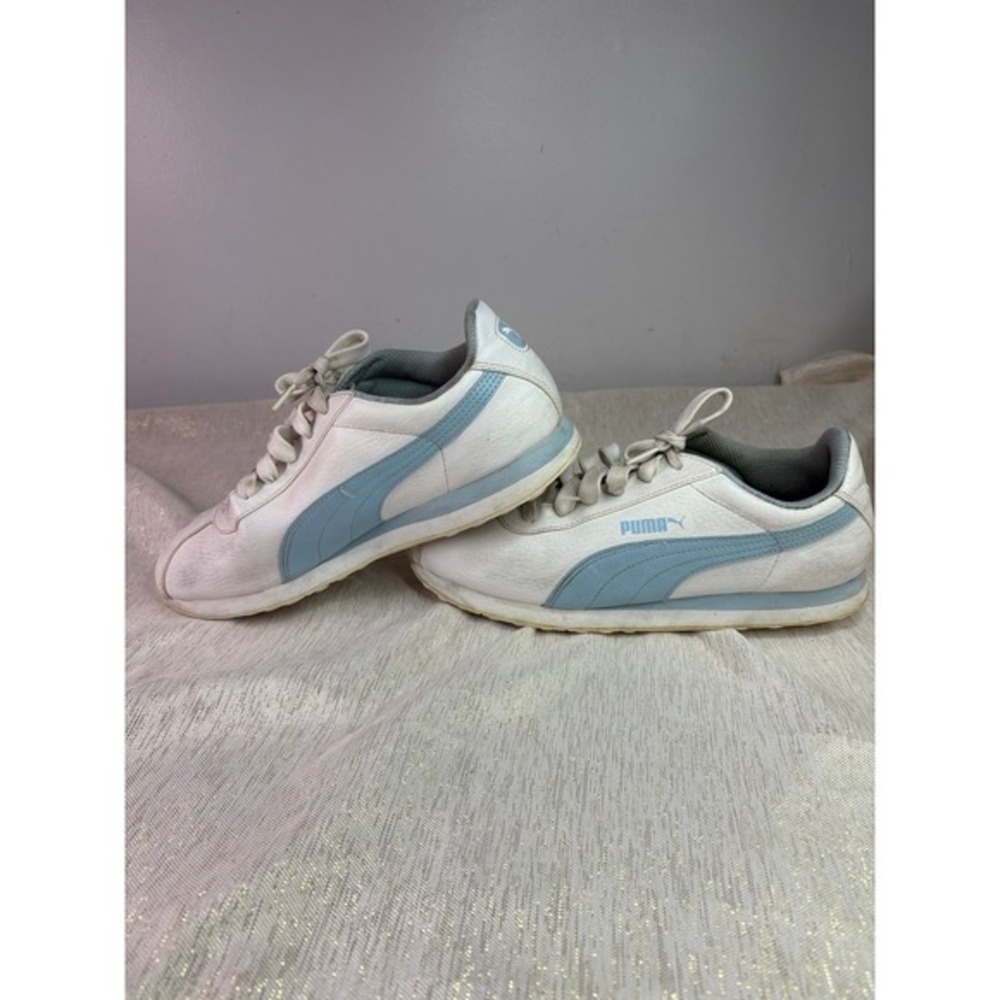 Vintage blue‎ and white pumas size 9